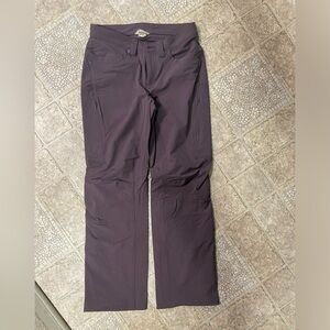 Women’s Duluth Trading Co Dry on the Fly pants size 4 x 29. Excellent condition!
